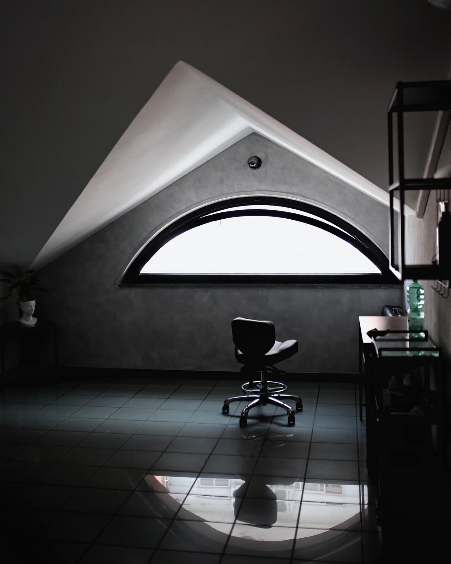 STUDIO 002